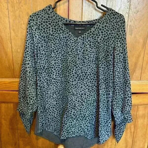Fortune Ivy grey Blouse Medium Business Chic Lightweight Effortless Flattering